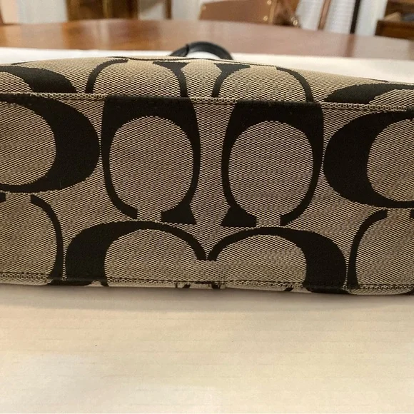 COACH signature stripe No. 12429
SHOULDERBAG tote VNTG and wallet - Picture 9 of 16